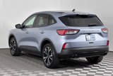 Used 2022 Ford Escape SE w/ SE Sport Appearance Package image 6