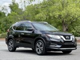 Used 2019 Nissan Rogue SV w/ Premium Package image 3