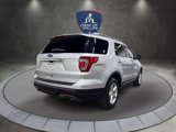 Used 2018 Ford Explorer XLT image 5