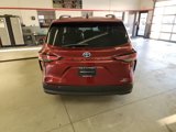 Used 2021 Toyota Sienna XLE image 6