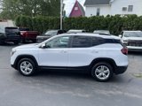 Used 2022 GMC Terrain SLE w/ Driver Convenience Package image 6