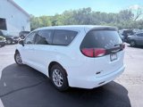 Used 2023 Chrysler Voyager LX image 4