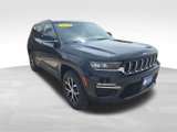 Used 2023 Jeep Grand Cherokee Limited image 3