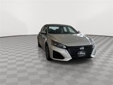 Used 2023 Nissan Altima 2.5 SV image 3