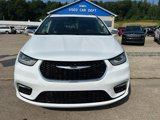 Used 2022 Chrysler Pacifica Limited image 3
