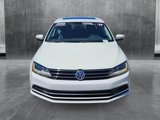 Used 2017 Volkswagen Jetta SE image 2