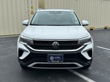 Certified 2024 Volkswagen Taos SE w/ Panoramic Sunroof Package image 2