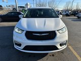 Used 2022 Chrysler Pacifica Touring-L w/ Uconnect Theater Family Group image 3