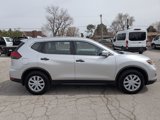 Used 2017 Nissan Rogue S image 2