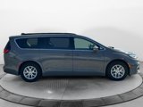 Used 2022 Chrysler Pacifica Touring-L image 2