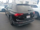 Used 2021 Volkswagen Tiguan SE w/ Panoramic Sunroof Package image 4