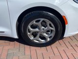 Used 2023 Chrysler Pacifica Limited image 6