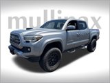 Used 2016 Toyota Tacoma TRD Sport image 3