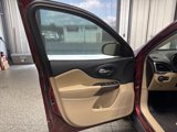 Used 2019 Jeep Cherokee Latitude w/ Popular Appearance Group image 6
