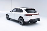 Certified 2022 Porsche Macan image 3