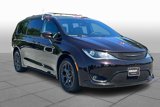 Used 2018 Chrysler Pacifica Touring-L Plus image 2