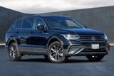 Used 2023 Volkswagen Tiguan SE image 2