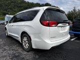 Used 2020 Chrysler Pacifica Touring-L image 5