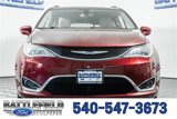 Used 2020 Chrysler Pacifica Touring-L image 2