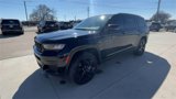 Used 2023 Jeep Grand Cherokee L Laredo image 2