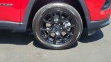 Used 2025 Jeep Compass Latitude w/ Altitude Special Edition image 5