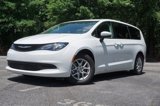 Used 2022 Chrysler Voyager LX image 2