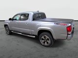 Used 2016 Toyota Tacoma TRD Off-Road image 2