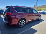 Used 2017 Chrysler Pacifica Limited image 3