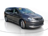 Used 2022 Chrysler Voyager LX image 2