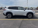 Used 2023 Nissan Rogue SV image 3