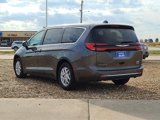 Used 2023 Chrysler Pacifica Touring-L image 4