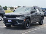 Used 2025 Jeep Grand Cherokee Laredo X w/ Luxury Tech Group I image 3