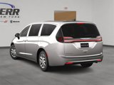 New 2025 Chrysler Pacifica Select image 4