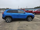 Used 2018 Jeep Cherokee Trailhawk w/ Cold Weather Group image 5