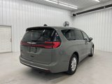 Used 2023 Chrysler Pacifica Touring-L image 3