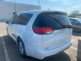 Used 2020 Chrysler Pacifica Touring-L image 4