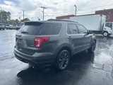 Used 2018 Ford Explorer XLT w/ Equipment Group 202A image 3