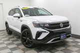 Certified 2022 Volkswagen Taos SE image 3