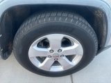 Used 2012 Jeep Grand Cherokee Laredo image 3