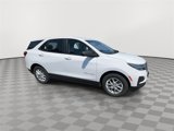 Used 2022 Chevrolet Equinox LS image 2