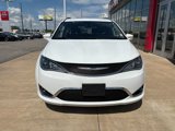 Used 2018 Chrysler Pacifica Touring-L w/ Tire & Wheel Group image 3