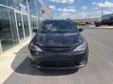 Used 2018 Chrysler Pacifica Touring-L w/ Advanced Safetytec Group image 5