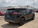 Used 2021 Nissan Rogue SV image 3