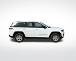 Used 2023 Jeep Grand Cherokee Laredo image 4