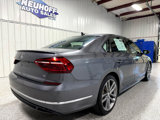Used 2018 Volkswagen Passat 2.0T R-Line image 3