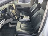 Used 2022 Chrysler Pacifica Touring-L image 2