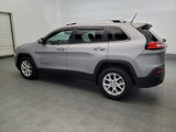 Used 2018 Jeep Cherokee Latitude image 3