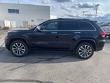Used 2017 Jeep Grand Cherokee Overland w/ Jeep Active Safety Group image 4