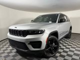 Used 2023 Jeep Grand Cherokee Altitude image 2