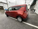 Used 2021 Kia Soul LX image 2